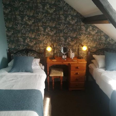 フィッシュガード Tara Bed & Breakfast エクステリア 写真