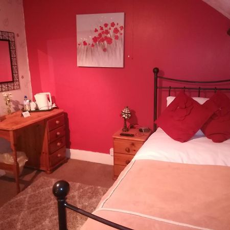 フィッシュガード Tara Bed & Breakfast エクステリア 写真