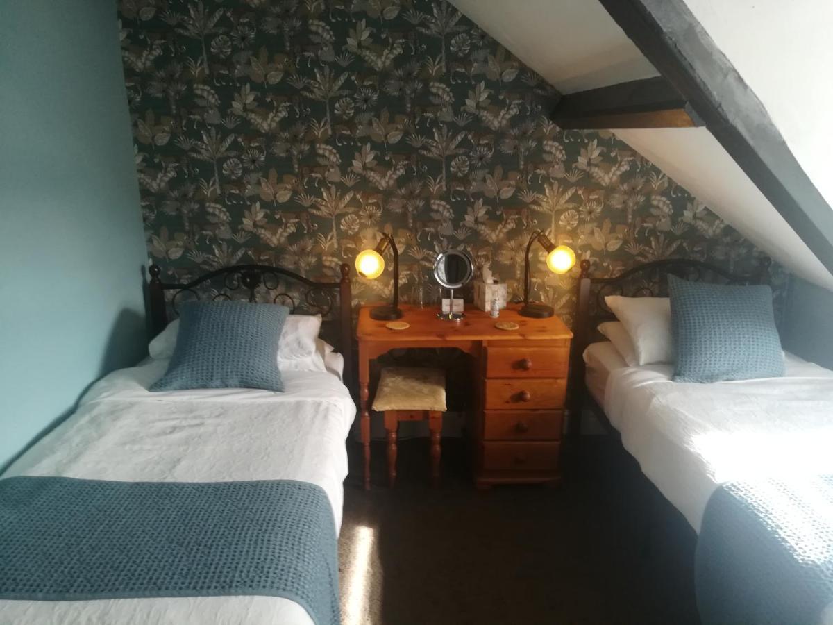 フィッシュガード Tara Bed & Breakfast エクステリア 写真